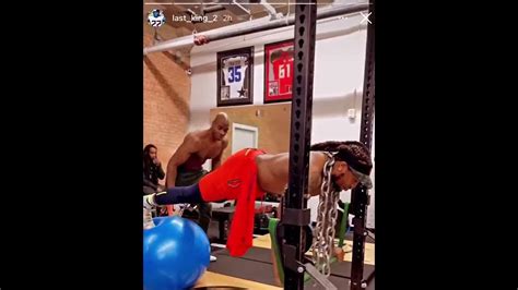 Derrick Henrys Insane Workout Shows Strength Flexibility Balance