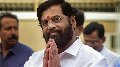 Maharashtra Cm Eknath Shinde Celebrates Diwali With Security Officers