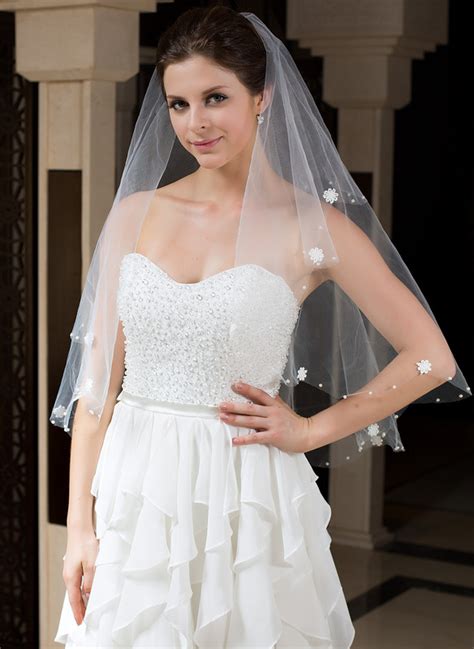 One Tier Fingertip Bridal Veils With Cut Edge Beaded Edge 006035773