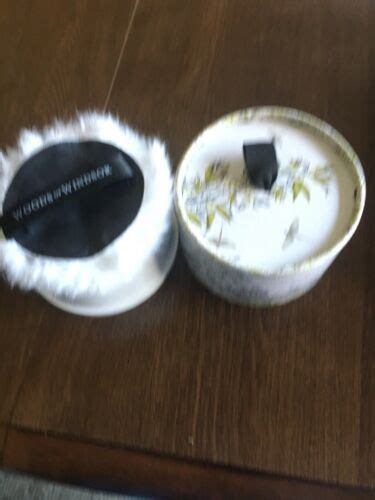 Woods Of Windsor Lily Of The Valley Body Dusting Talc Powder With Puff