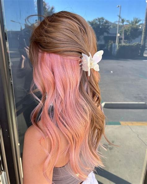 Pin by 𝘼𝙨𝙝𝙡𝙮 on 𝙃𝙖𝙞𝙧 𝘾𝙤𝙡𝙤𝙪𝙧𝙨 Pink blonde hair Hair color underneath Underdye hair