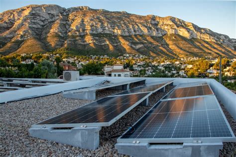 Cómo reducir tu factura de luz en un 80 con energía solar Dénia