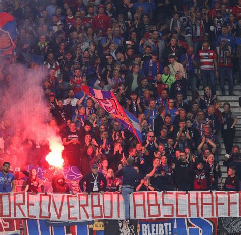 Eintracht Frankfurt Hohe Geldstrafe Wegen Fan Vergehen WELT