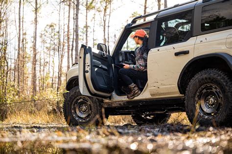 Ford Bronco Everglades Has A Factory Snorkel And Winch