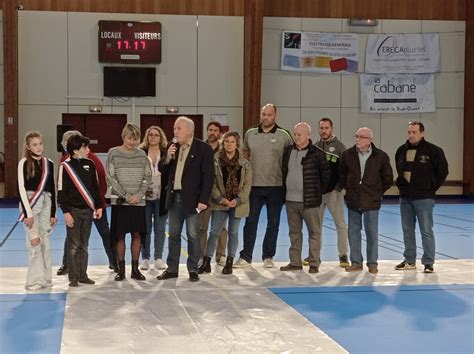 Belin Béliet le sol flambant neuf du gymnase a été inauguré Site du