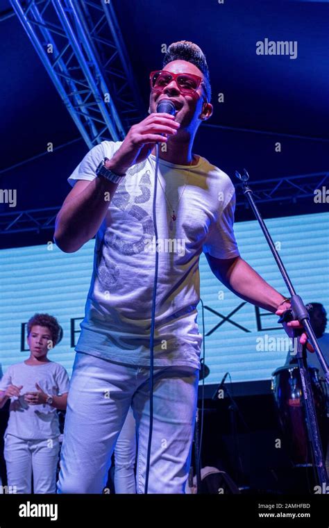 Young Cuban Singer In Vedado Stock Photo Alamy