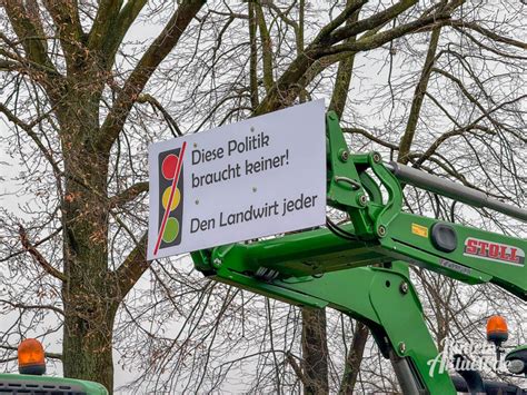 Bauernprotest Landwirte Blockieren Zufahrt Zu ALDI Zentrallager In Rinteln