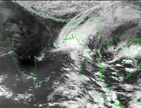 ঘূর্ণিঝড় হামুন সারা দেশে নৌযান চলাচল বন্ধ চ্যানেল আই অনলাইন