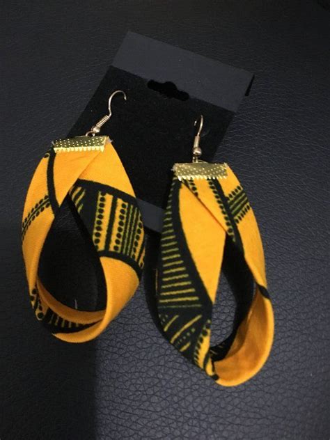 Boucle D Oreille Tissu Wax Jaune Etsy Boucles D Oreilles Africaines