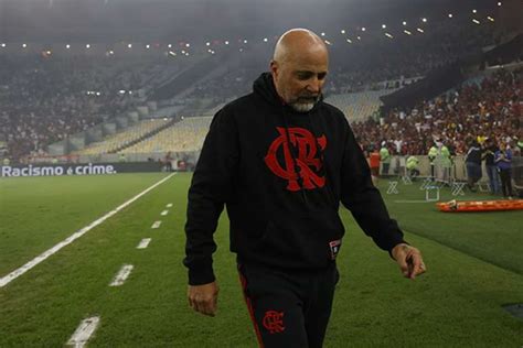 Landim se reúne Sampaoli para dar respaldo ao treinador