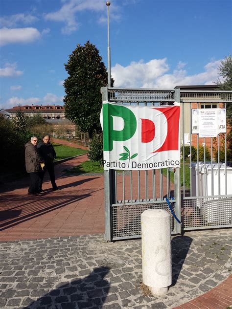 Primarie Pd Code Al Seggio Atripaldese Alle Ore 12 Hanno Votato 150