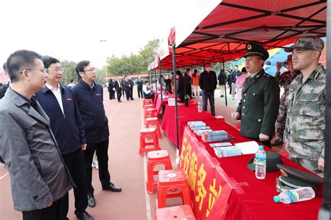 我校开展征兵宣传进校园活动 赣南医科大学人民武装部