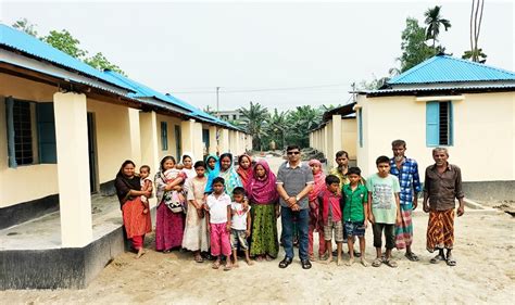 প্রধানমন্ত্রীর ঘর পেয়ে ভূমি ও গৃহহীনরা পেল নতুন জীবন