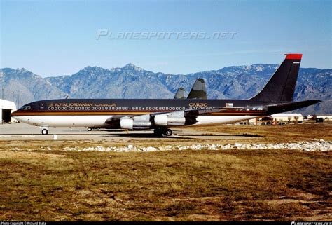 JY AEC Royal Jordanian Boeing 707 384C Photo By Richard Blata ID