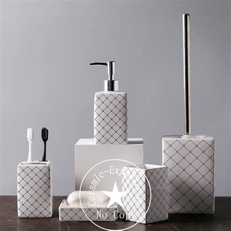 Wholesale Ceramic Bathroom Accessories Set 5 Grid Decal