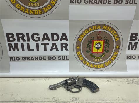 Jovem é Preso Após Ostentar Arma Em Rede Social Jornal Integração