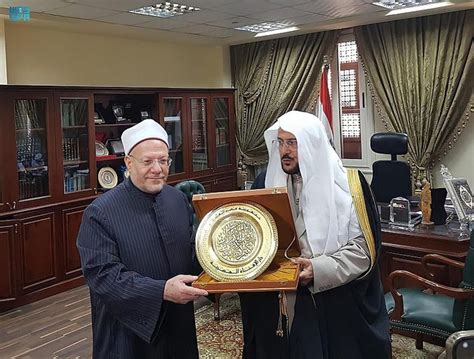 Saudi Islamic Affairs Minister Meets Grand Mufti Of Egypt In Cairo