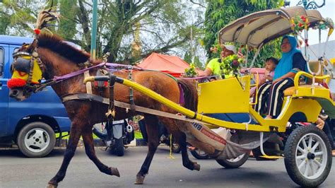 NAIK KUDAONDEL ONDEL KUDA DELMAN BADUT JOGET LAGU BANGUN TIDUR KU