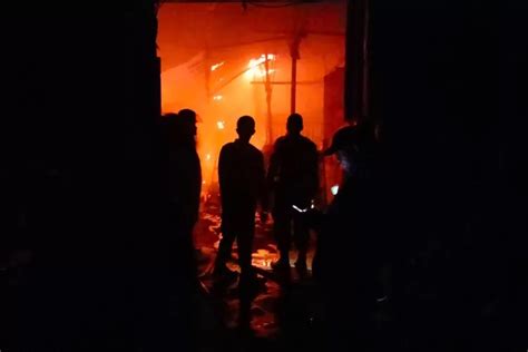 Pabrik Arang Di Tengaran Kabupaten Semarang Terbakar Kerugian Ratusan