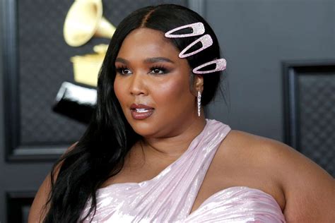 Lizzo Wore the TikTok Butt Scrunch Leggings in Neon Yellow