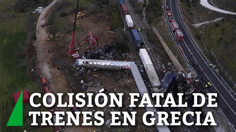 Al Menos Muertos Y Decenas De Heridos Al Colisionar Dos Trenes En