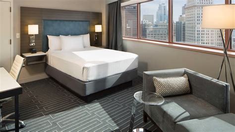 Modern Downtown Cincinnati Hotel – Hyatt Regency Cincinnati