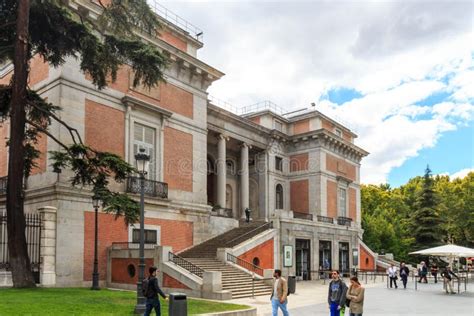 Museo Del Prado Building in Spanish Capital Madrid Editorial Stock ...