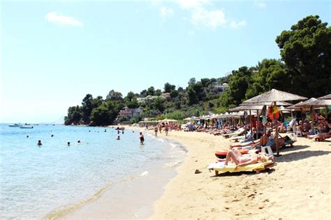 Troulos beach (Skiathos) | GLAM FAB HAPPY