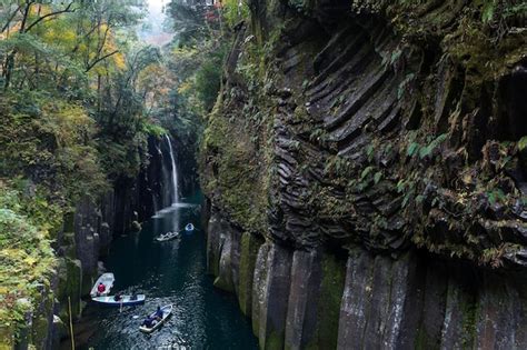 Premium Photo | Takachiho gorge at autumn