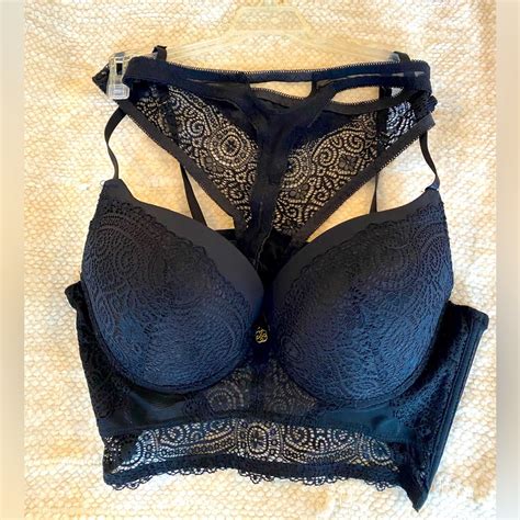 Daisy Fuentes Lingerie Black Bra And Pants Gem