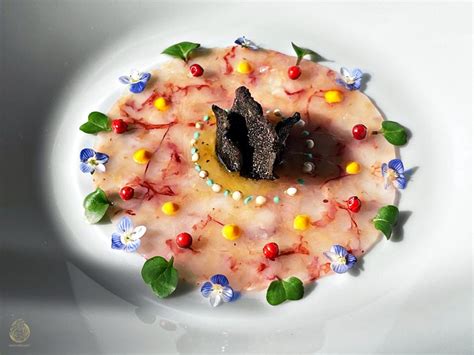 Carpaccio Agrumato Di Gamberi Rossi Di Mazzara Con Petali Di Tartufo