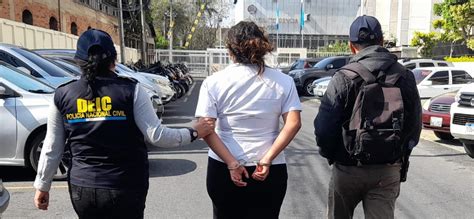 Mujer tenía orden de captura por cuatro delitos Radio Sonora