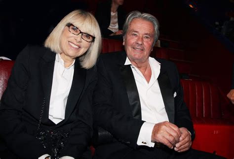 Photo Alain Delon et Mireille Darc le 4 mai 2013 à Cannes France