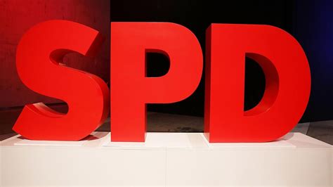 SPD Fraktion kritisiert TV Duell mit Höcke scharf regionalHeute de