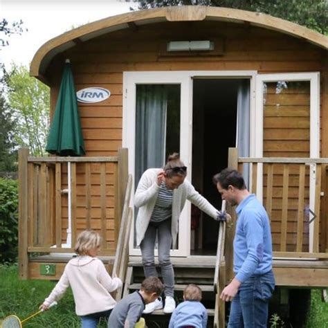 Camping Le Nid du Parc à Villars les Dombes tarifs et réservations