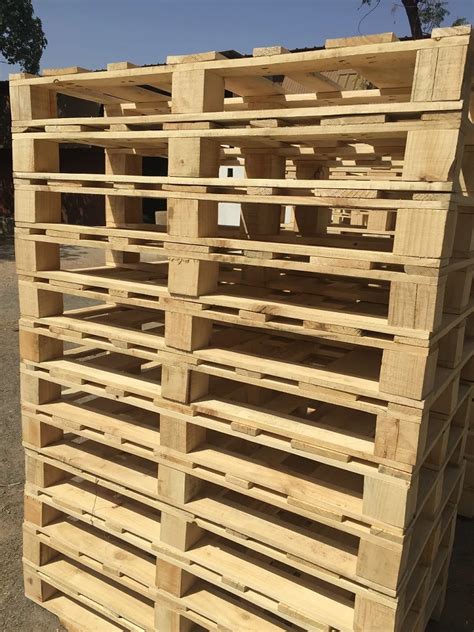 Rectangular Way Fumigated Wooden Pallets Capacity To Kg At