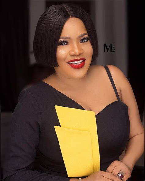 Encomiums As Toyin Abraham Turns Herbal Medicine Vendor Women Of Rubies