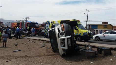 Colisi N Frontal Entre Taxi Y Camioneta Dej Cuatro Heridos En Arica