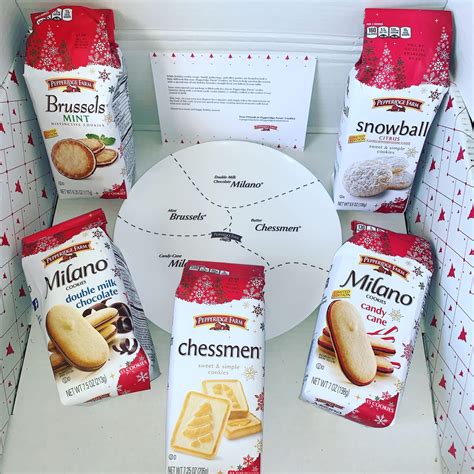 Pepperidge Farm give us cookies perfect for those holiday dessert trays