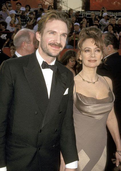 Mi Novio Es Más Joven Que Yo Francesca Annis Ralph Fiennes