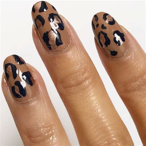 35 Short Almond Nail Designs To Consider For Your Next Manicure