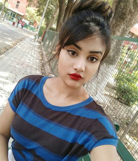 Beautiful Indian Ladies On Instagram Desi Beautiful Girls Blog