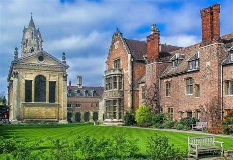 Pembroke College Cambridge Unable To Change Underwater Theme Of May