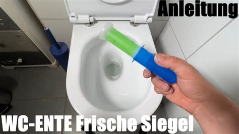 Frisches Kloset Mit Wc Ente Direkt An Der Keramik Frische Siegel Fresh