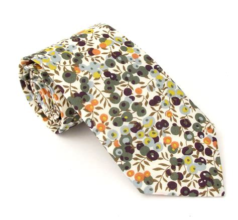 Wiltshire Bud in green Liberty fabric tie by Van Buck – King Fox Menswear