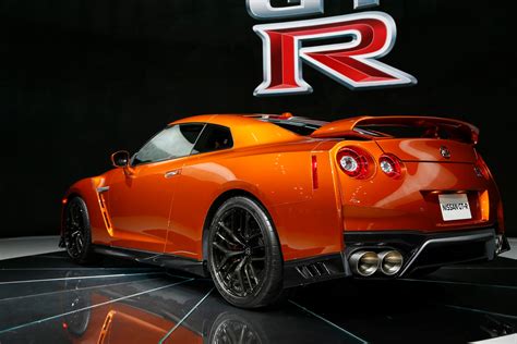 2017 Nissan Gt R The Refreshed R355 Debuts In New York