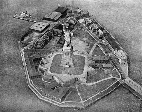 A Brief History of Liberty Island – Blog