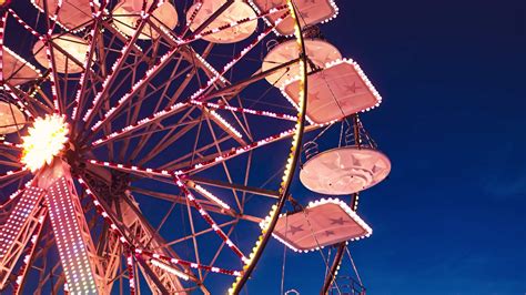 ferris wheel at night 41473851 Stock Video at Vecteezy