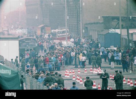 Ffnende Grenze Fotos Und Bildmaterial In Hoher Aufl Sung Alamy