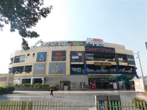 Garden Galleria Mall Noida A Popular Mall Of Delhi Ncr